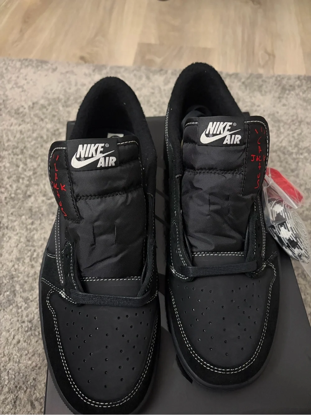 Travis Scott Black Phantoms